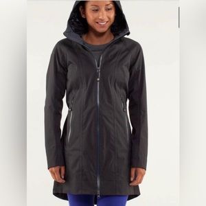 Lululemon Right as Rain - Rain Jacket Size 6